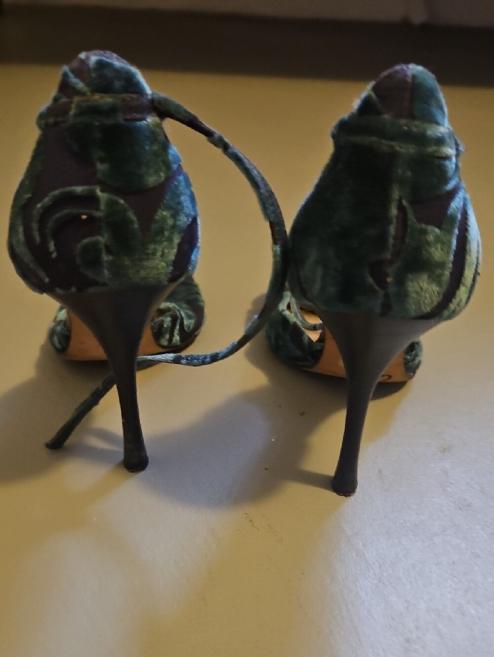 Laundry By Shelli Segal Teal Velvet T-Strap Peep-Toe Heels with Jewel Brooch - Picture 3 of 5